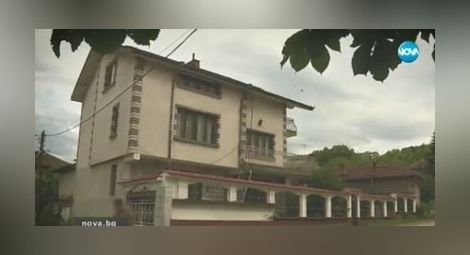 Семействата на „ало” измамници живеят в къщи, отнети от държавата (видео)