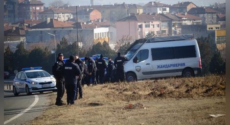 Масов бой в Розино: 44 арестувани