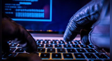 Хакери пробили системата на митниците, манипулирали са данни