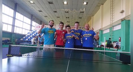 Юношите на „Дунав“ трети в „Б“ дивизия по тенис на маса