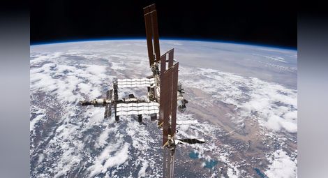 Астронавтите от МКС ще излизат в открит космос за спешен ремонт