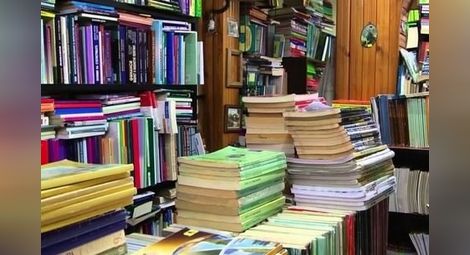 Събират учебници и речници за пострадало училище в Тараклия