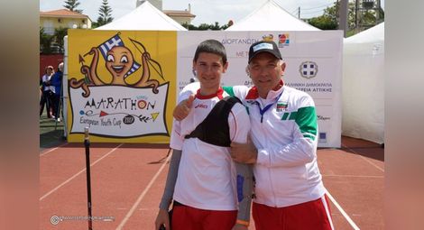 Иван с Йордан Джамбазов - следващата цел на таланта от Щръклево е участие на Младежките олимпийски игри.                                                                  Снимка: Личен архив