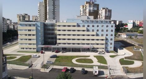 Буйстващ пациент нападна лекари и персонал в бургаска болница