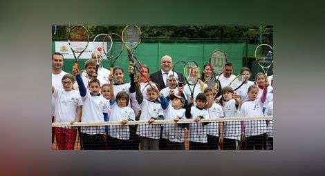 Кралев иска тенис клубовете да работят по-активно с децата и хората с увреждания