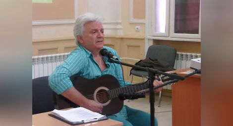 Поетът-бард Ивайло Диманов: „Библиотеката е знаков символ в културната съкровищница на Русе”