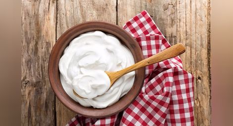 Чиновници унищожават киселото ни мляко, правят го йогурт?