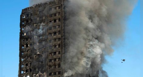 Двама българи са потърсили помощ от посолството ни след пожара в Лондон