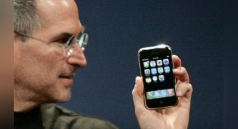 Джобс създал iPhone, защото мразил служител на Microsoft