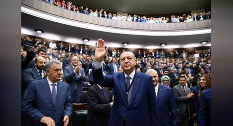 Първи изявления на Ердоган след като припадна в джамия