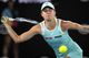 Водачката в схемата Магда Линете отпадна в първия кръг на турнира по тенис в Остин, Каролин Гарсия стартира с успех в Монтерей