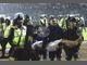 Президентът на Индонезия разпореди преоценка на сигурността по време на футболните мачове след трагедия на стадион, в която загинаха 129 души