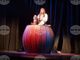 Старозагорският куклен театър откри сезона с моноспектакъла „Приказки от бъчвата“