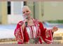 Народна певица снима семейна реликва на 125 години в нов видеоклип